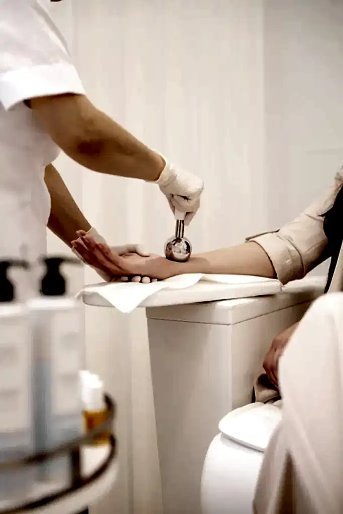 Deluxe Manicures